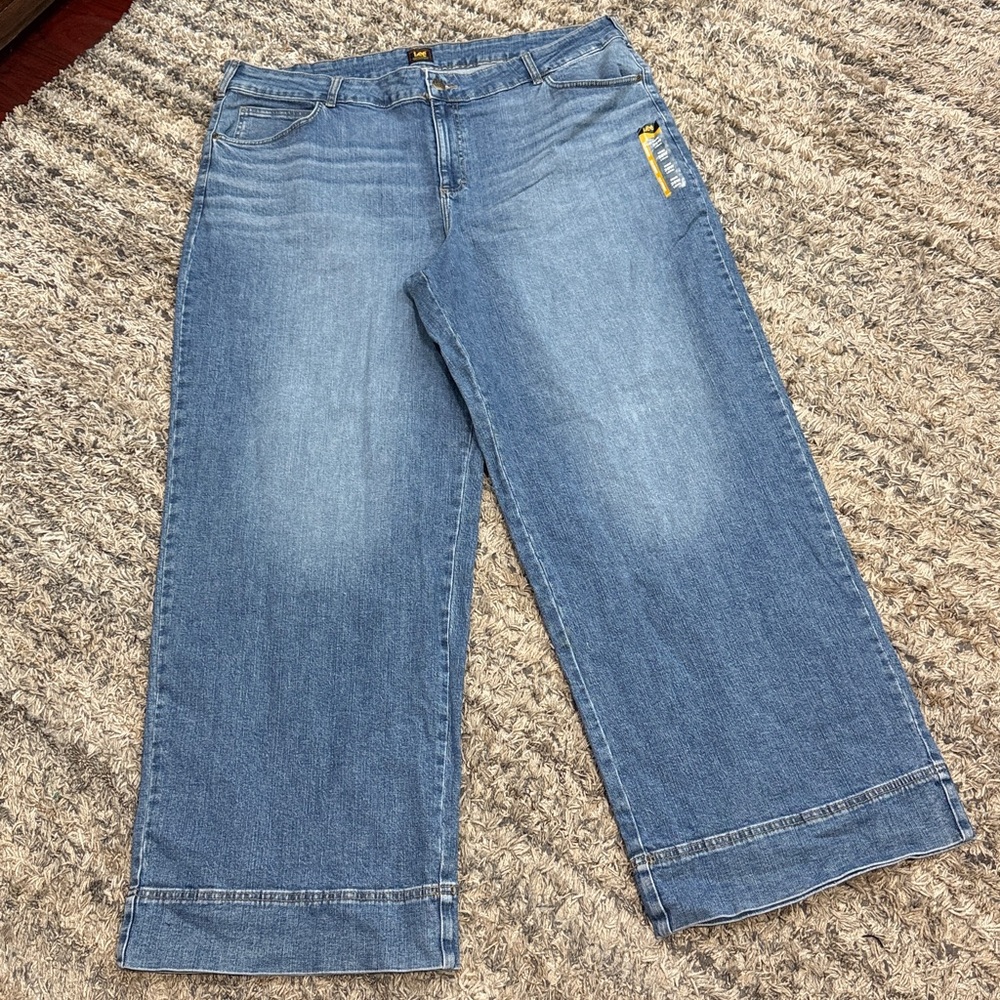 Lee Women's light wash wide leg trouser Jeans sz 28 long - Picture 3 of 11